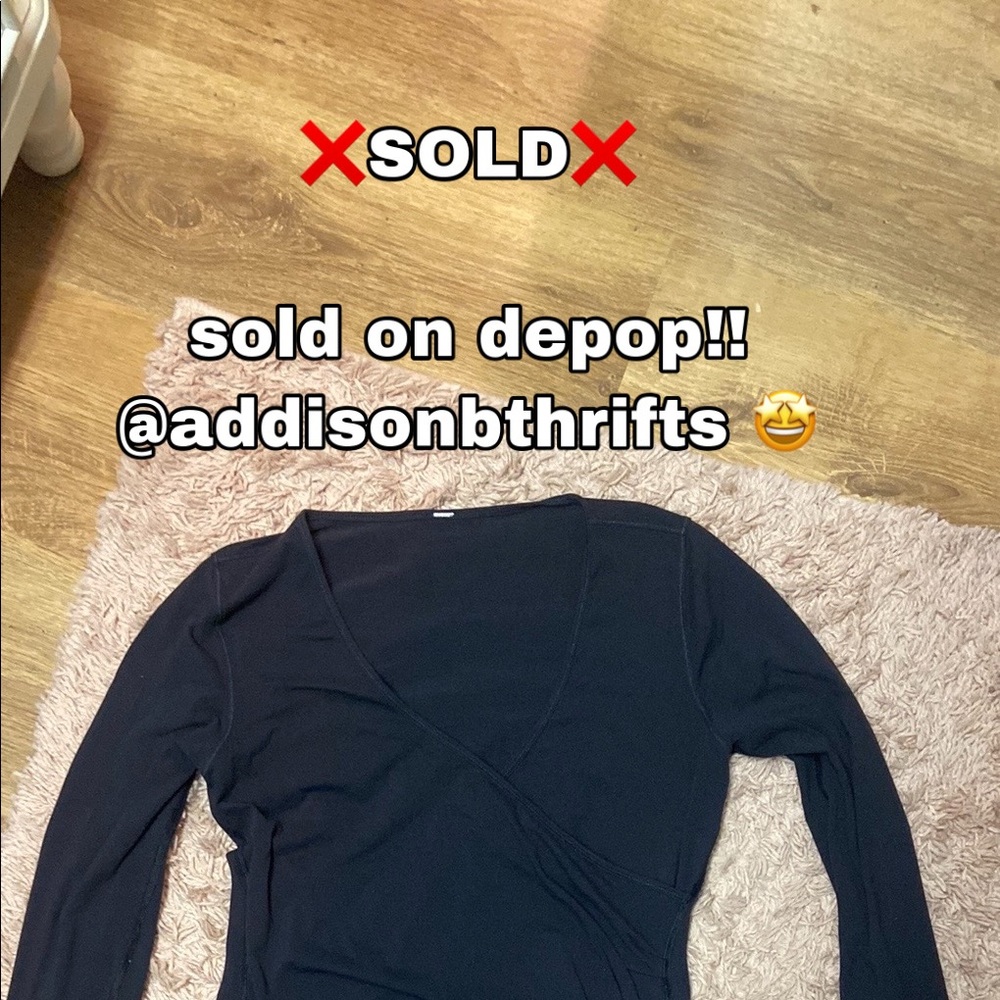 Lululemon criss cross top